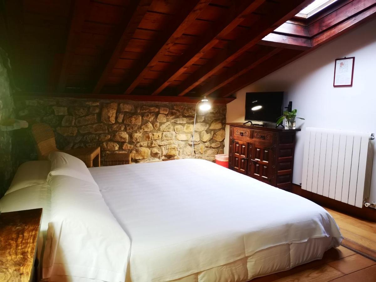 Posada Los Calderones Σαντιγιάνα ντελ Μαρ Εξωτερικό φωτογραφία